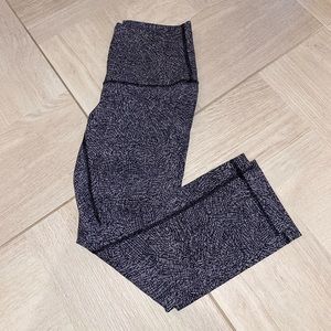 Lululemon 17” Cropped Leggings